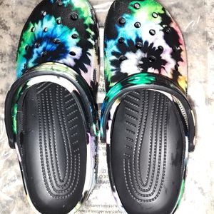 Multi coloe Crocs Men’s 9, Women’s 11